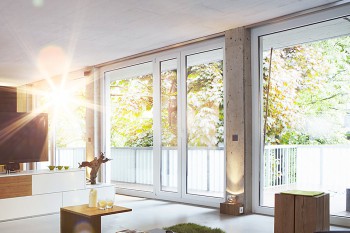 <h2>Fenster</h2><p>Für Sie als Kunden sind wir Ihr zuverlässiger und wichtiger Ansprechpartner für Fenster und die dazugehörige Montage. Es gibt viele Gründe sich mit dem Thema Fenster näher zu befassen. Fragen Sie einfach uns, wir geben Ihnen die richtigen Antworten und setzen alles genau so um!</p><p>Wir beraten Sie und setzen alles in ein optimales Ergebnis, so dass Sie sich danach noch wohler als vorher fühlen.</p>